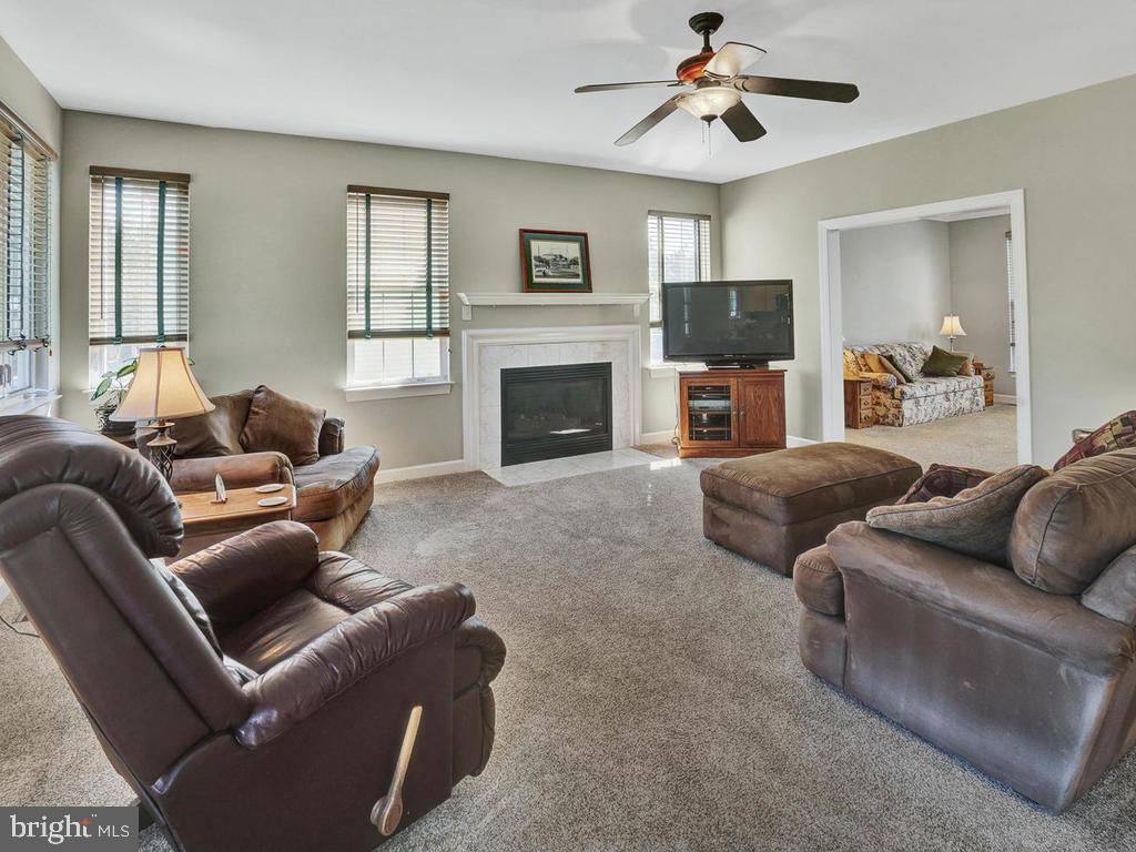 WINDSOR KNOLLS - Residential