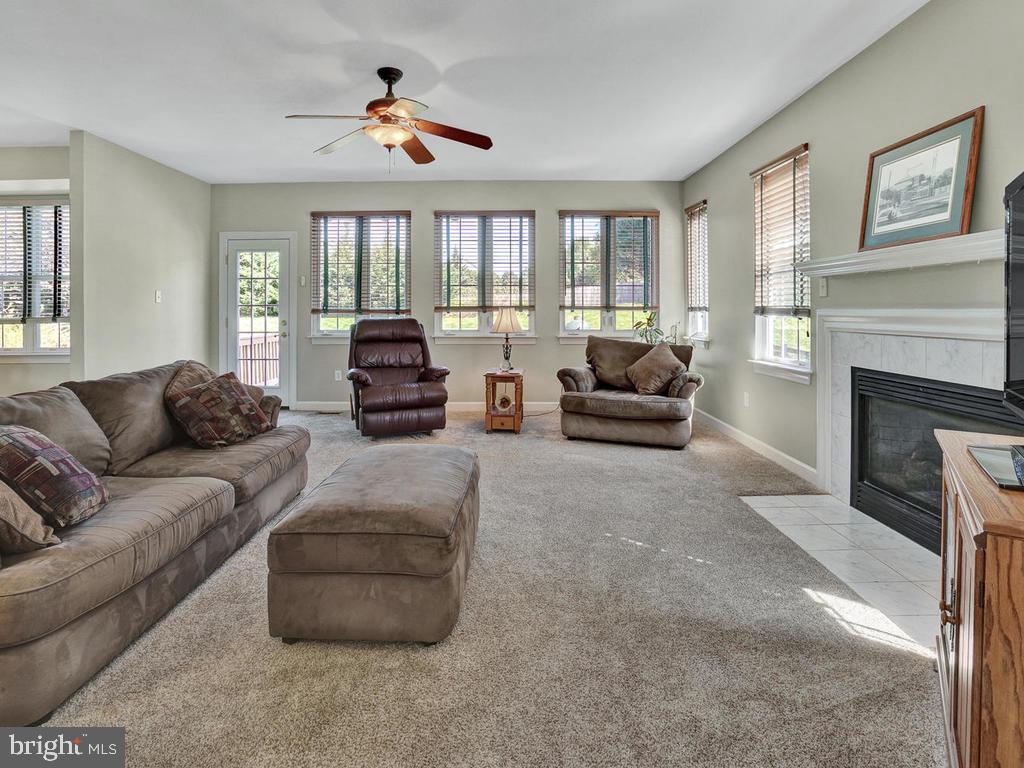 WINDSOR KNOLLS - Residential