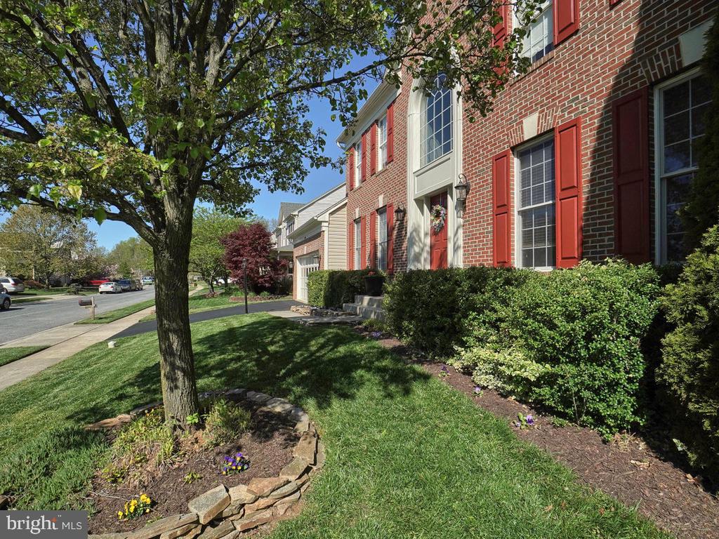 WINDSOR KNOLLS - Residential
