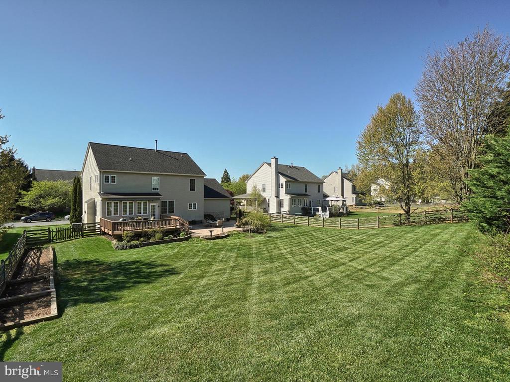 WINDSOR KNOLLS - Residential
