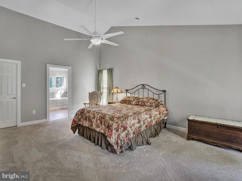 WINDSOR KNOLLS - Residential