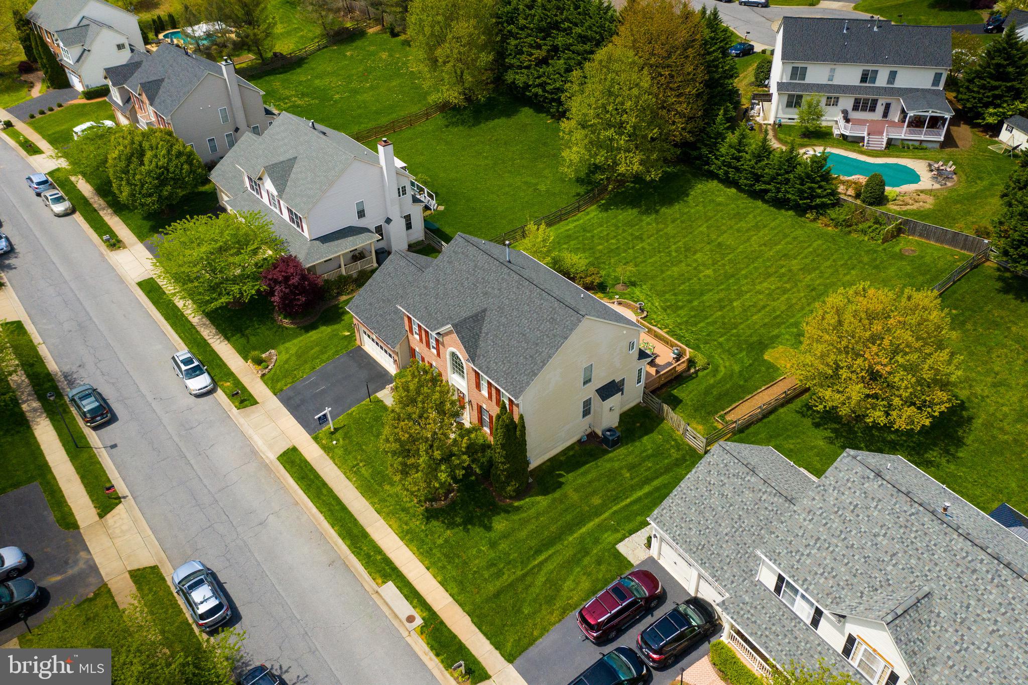 WINDSOR KNOLLS - Residential