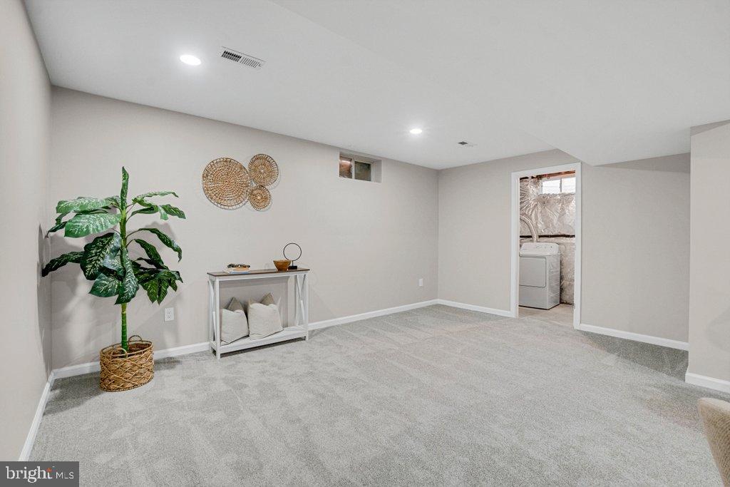 NOTTINGHAM VILLAGE - Residential