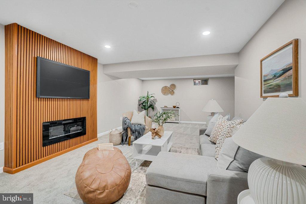 NOTTINGHAM VILLAGE - Residential