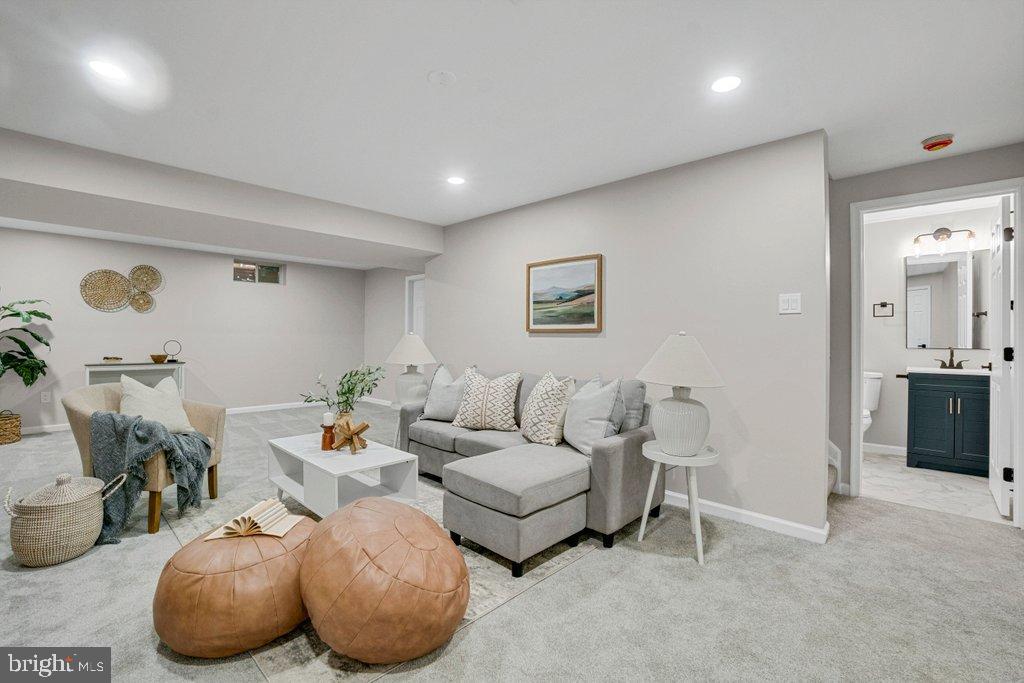 NOTTINGHAM VILLAGE - Residential