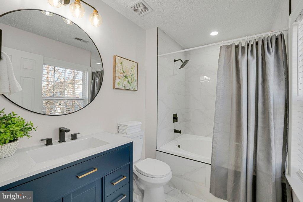 NOTTINGHAM VILLAGE - Residential