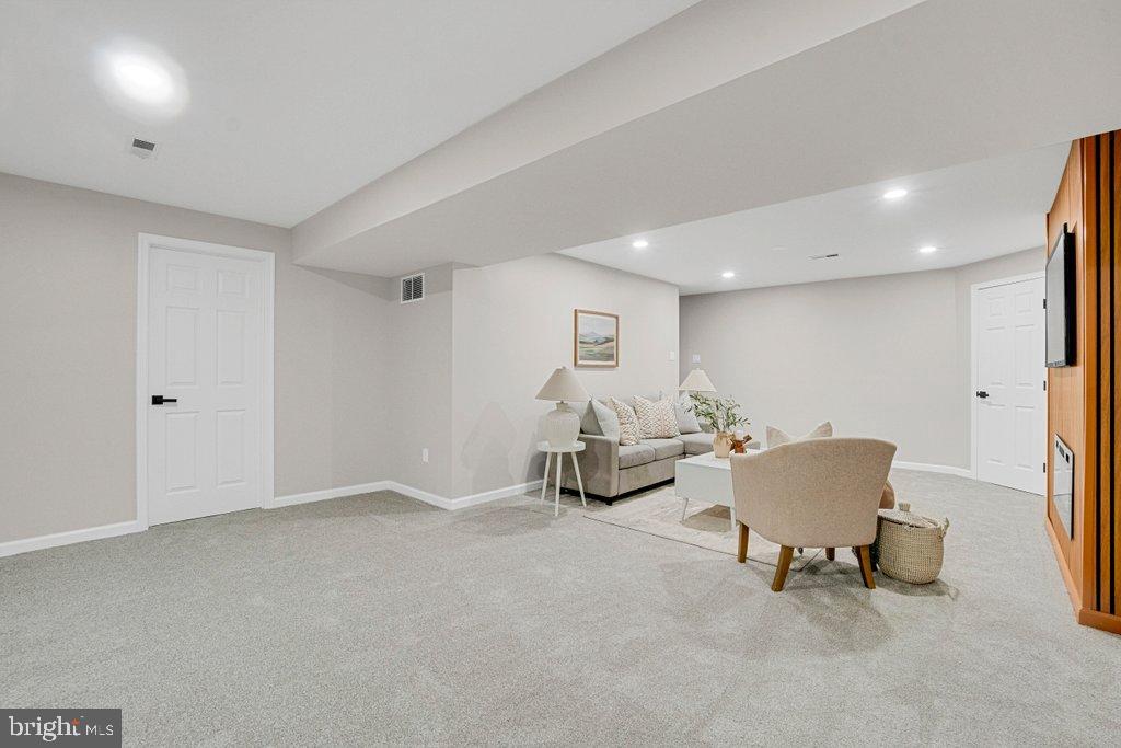 NOTTINGHAM VILLAGE - Residential