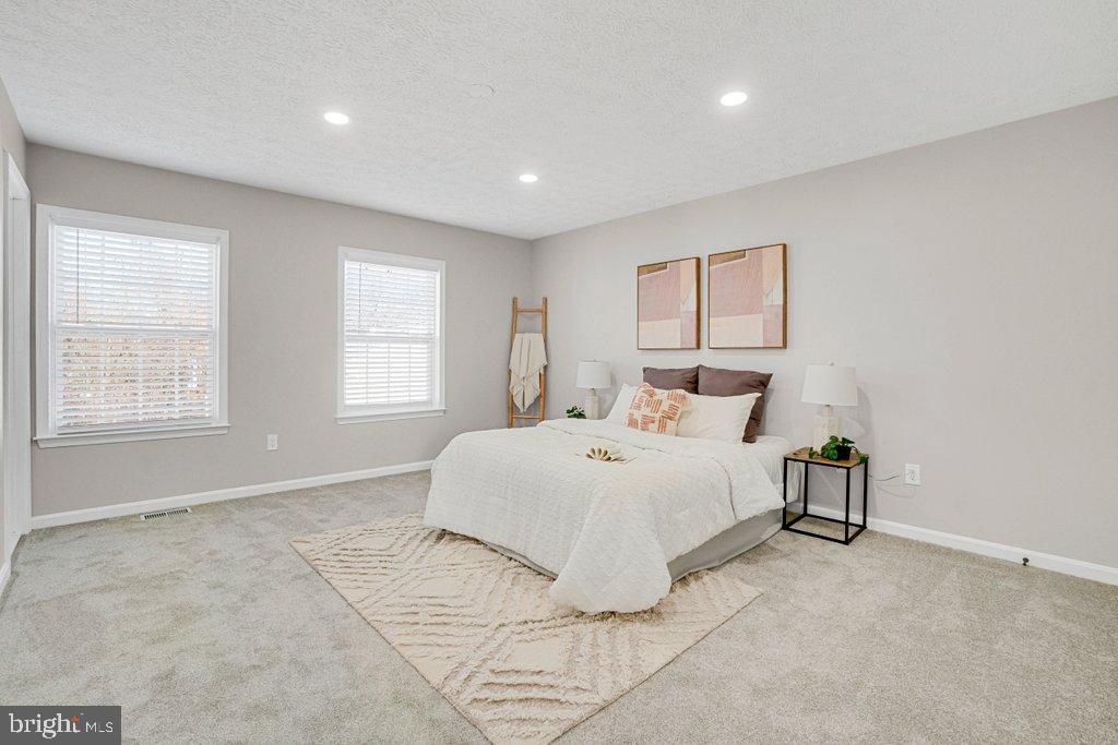 NOTTINGHAM VILLAGE - Residential