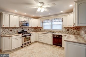 Single Family Residence at 403 JAMAICA DRIVE