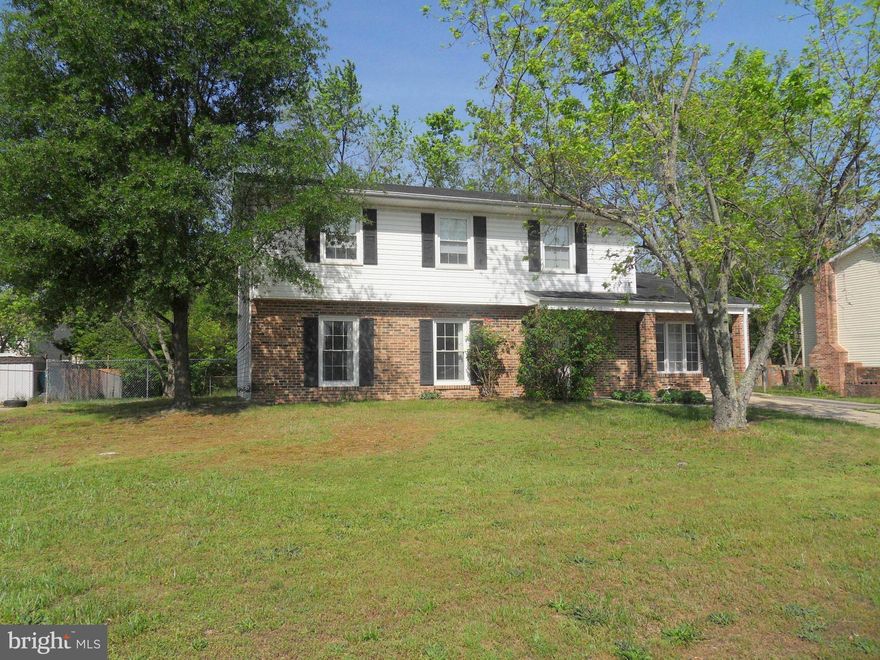 Adorable Gem! Plenty of room for whole family! Kitchen and separate dining room. Larger living room for entertaining. Fam Rm w/sliders to back yard. Office/Den and laundry on kitchen level. 4 bedrooms upstairs. One room with door to full length deck. Fenced in level backyard with storage shed. Perfect location for commuters. Close to shopping, dining & More!