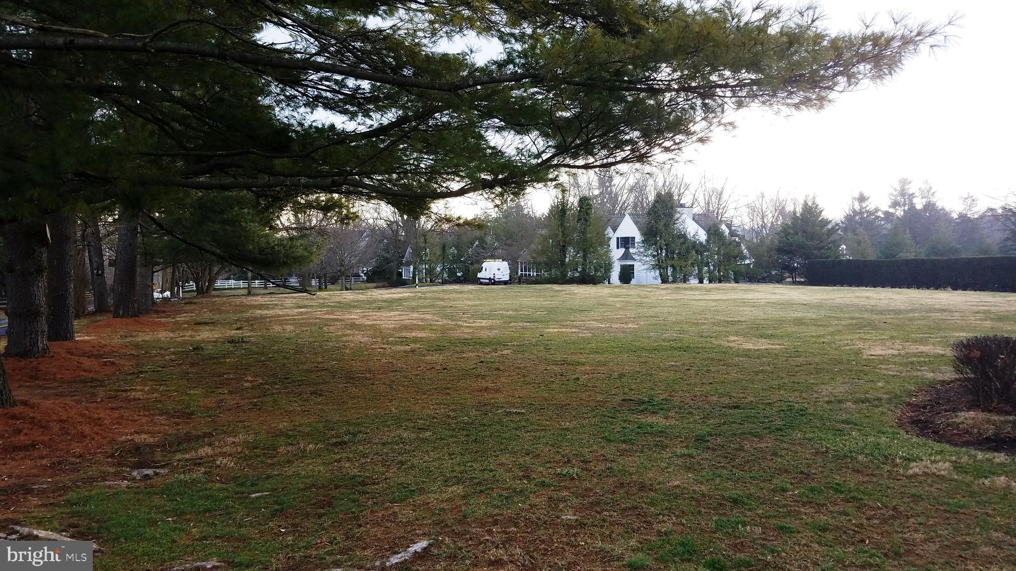 MONDAMIN PLACE - Land