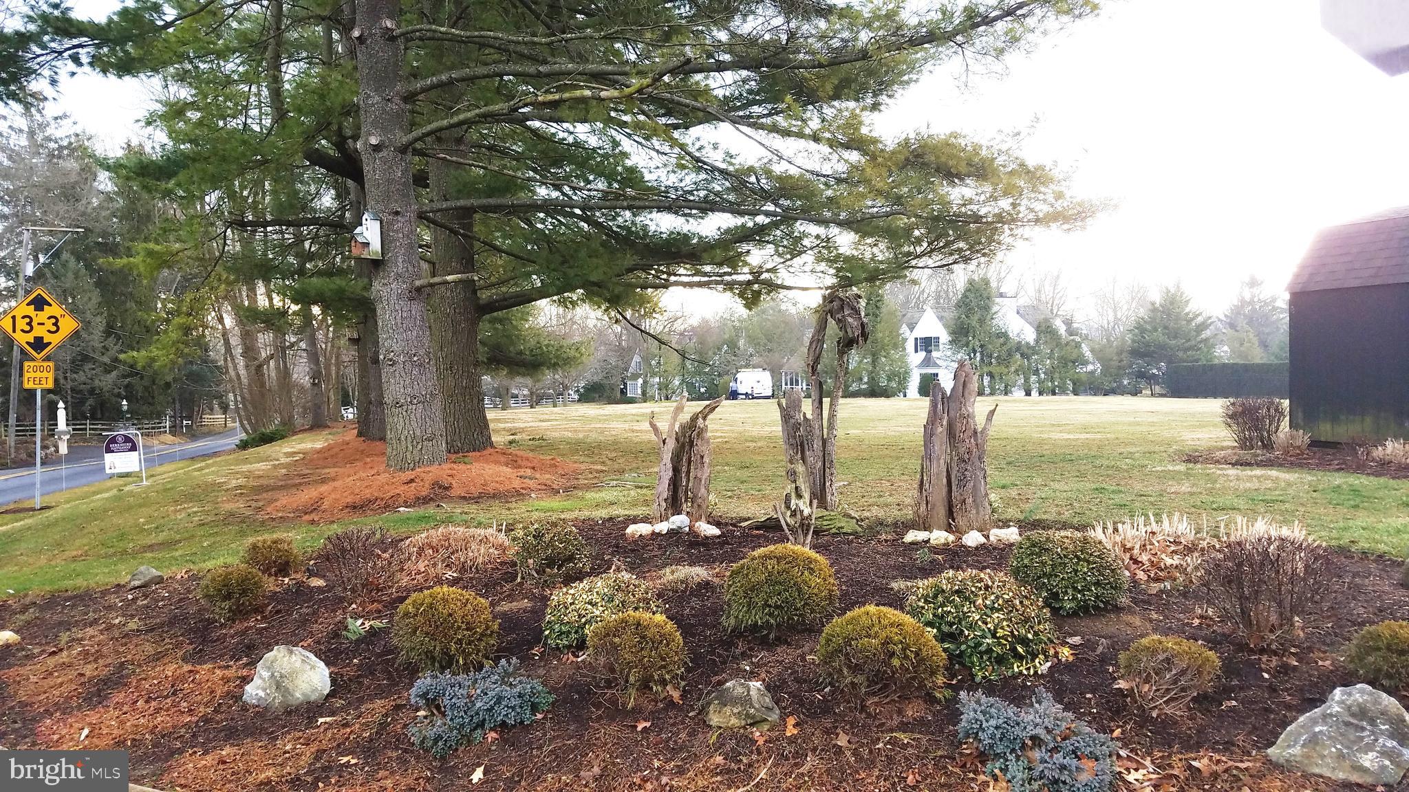 MONDAMIN PLACE - Land