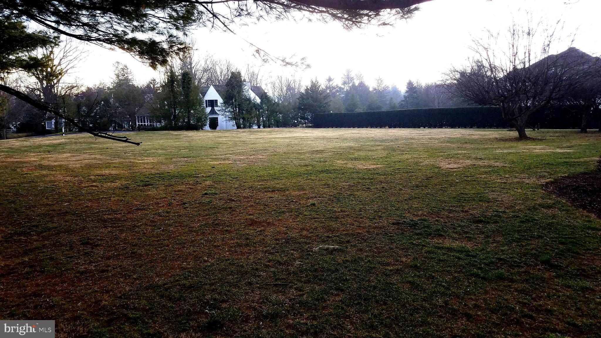 MONDAMIN PLACE - Land