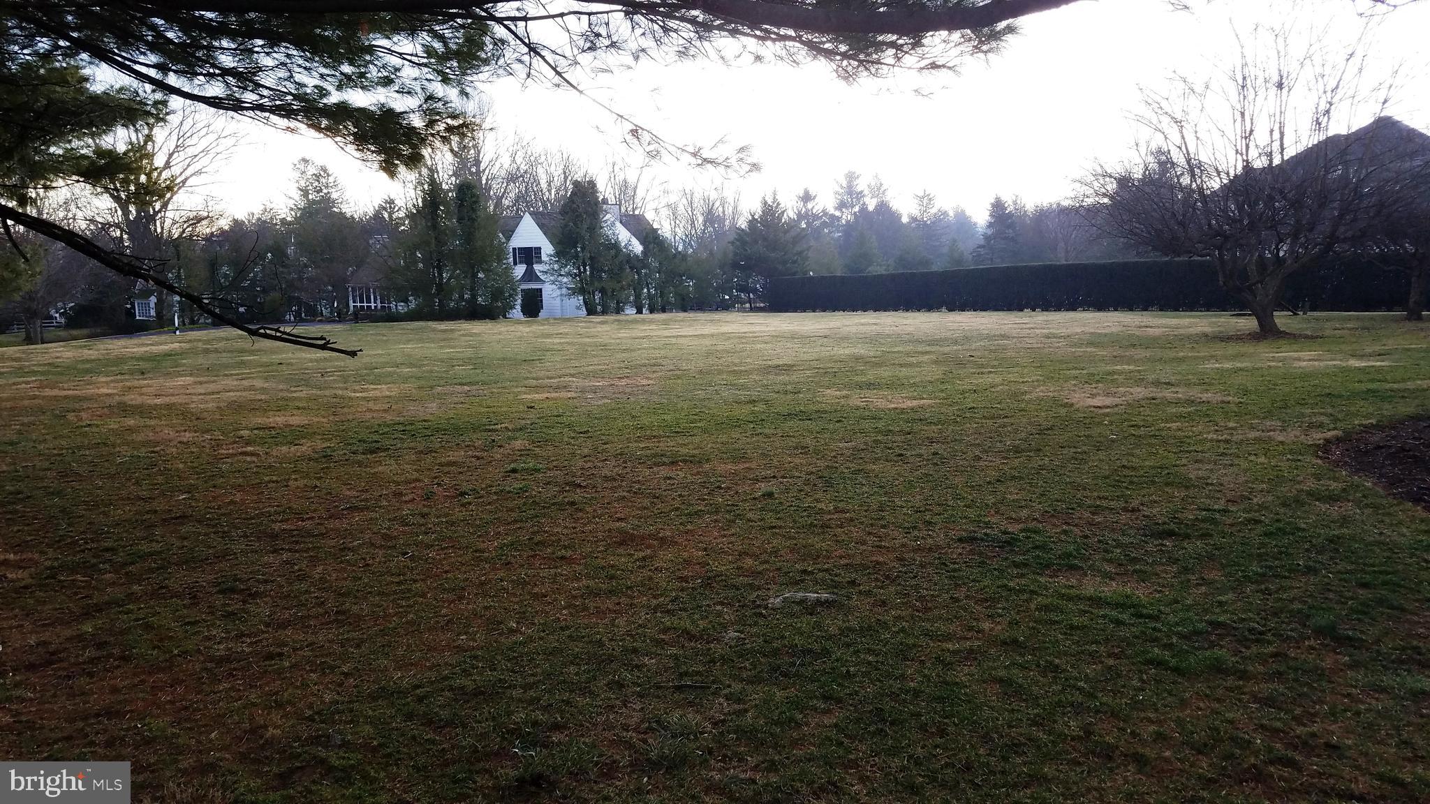 MONDAMIN PLACE - Land