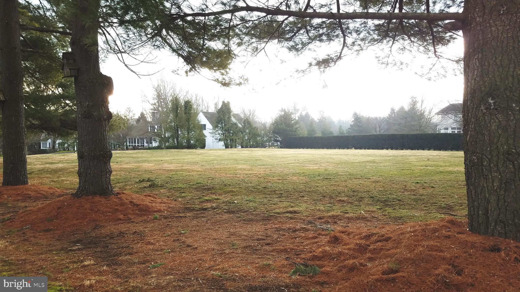 MONDAMIN PLACE - Land