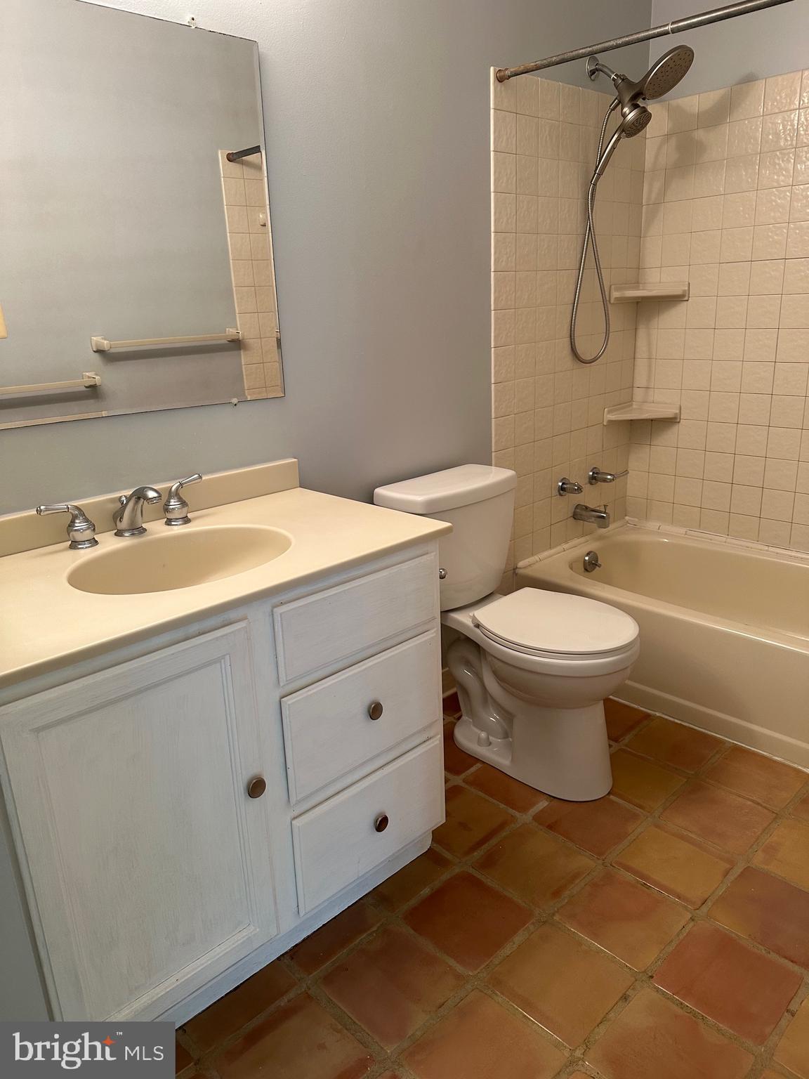 HOLLY PARK - Residential Lease