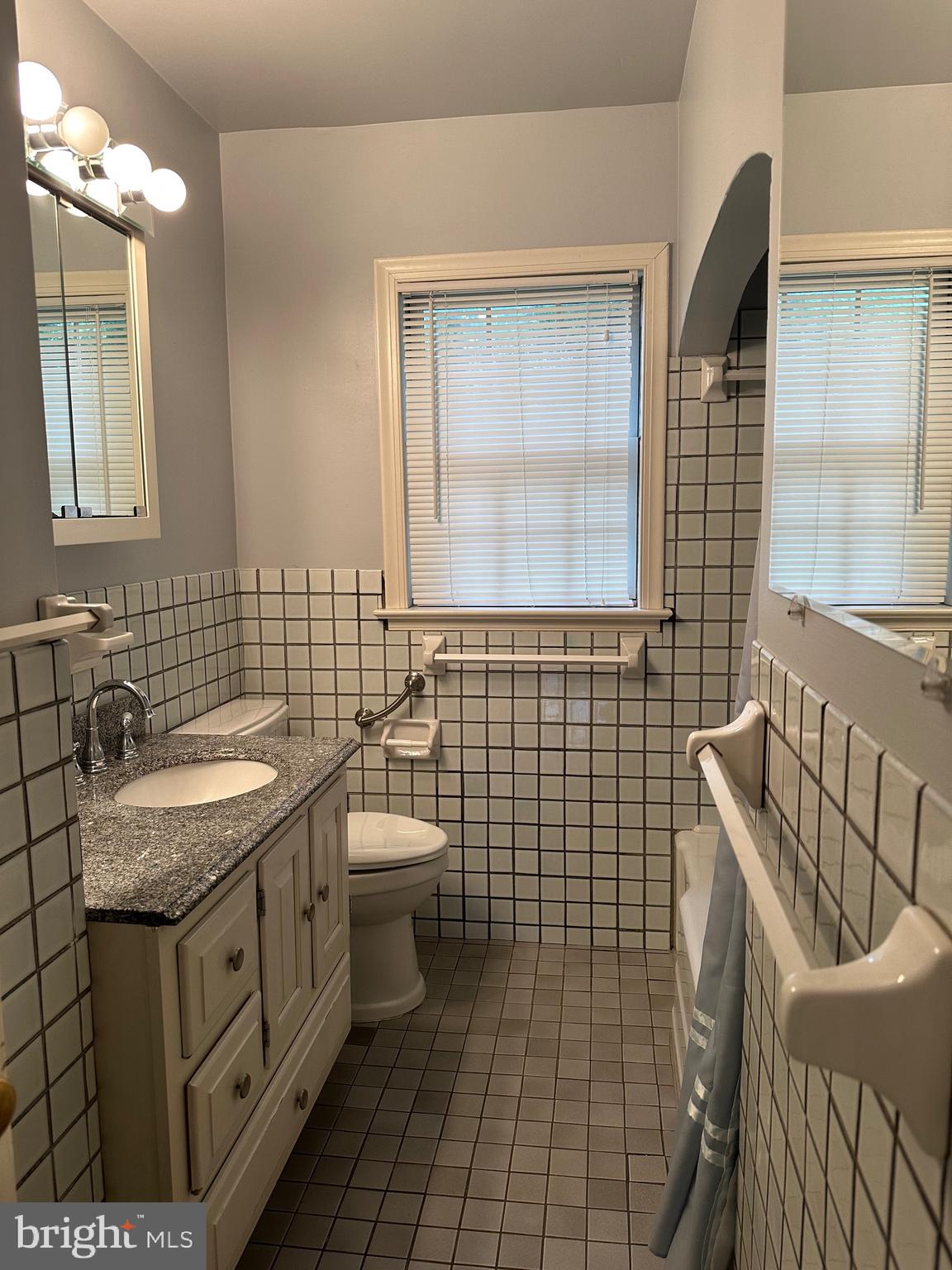 HOLLY PARK - Residential Lease