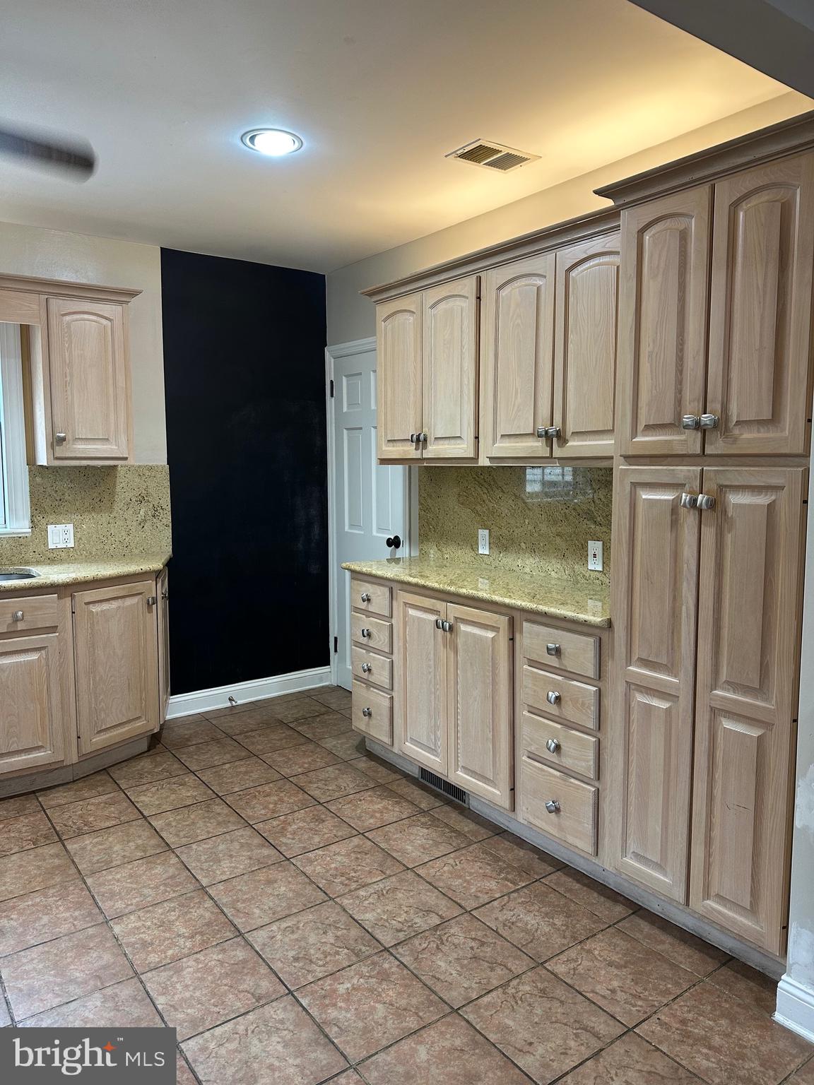 HOLLY PARK - Residential Lease