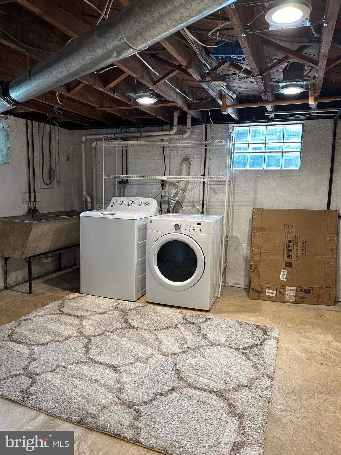 HOLLY PARK - Residential Lease