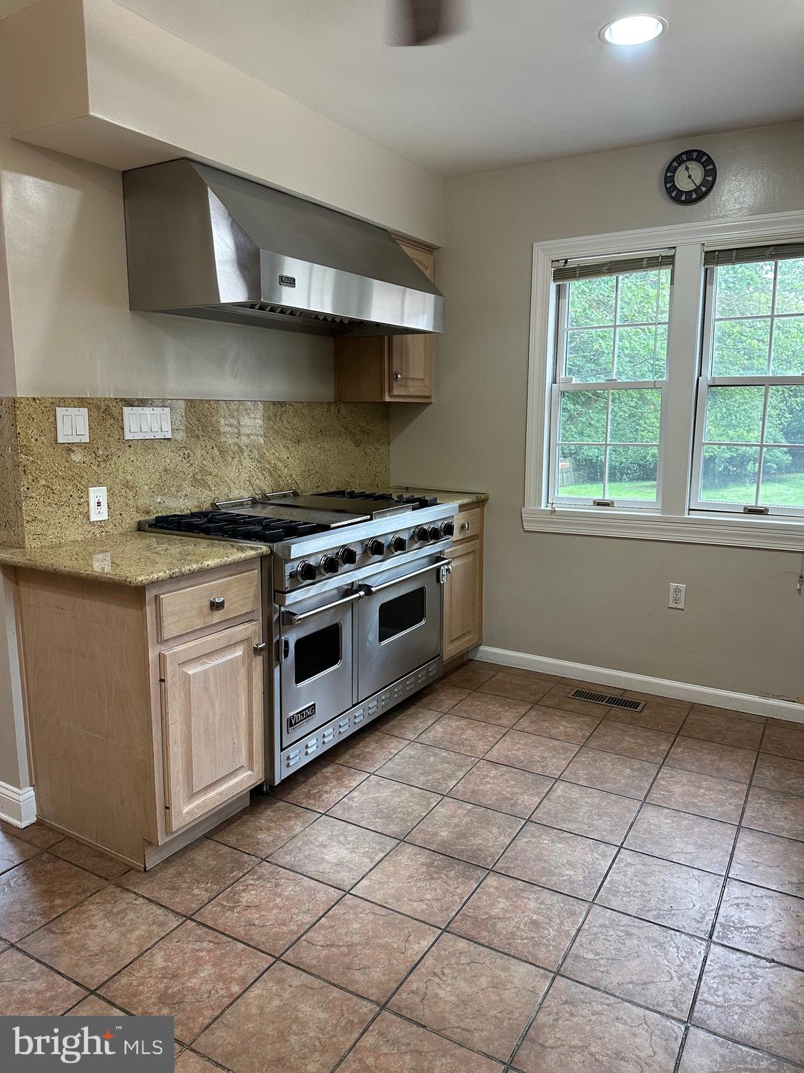 HOLLY PARK - Residential Lease