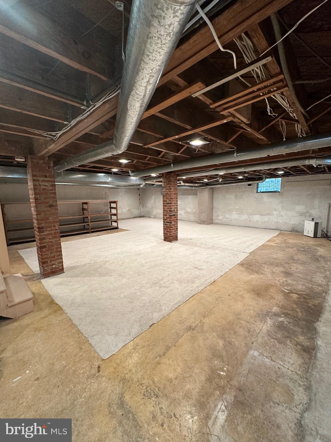 HOLLY PARK - Residential Lease