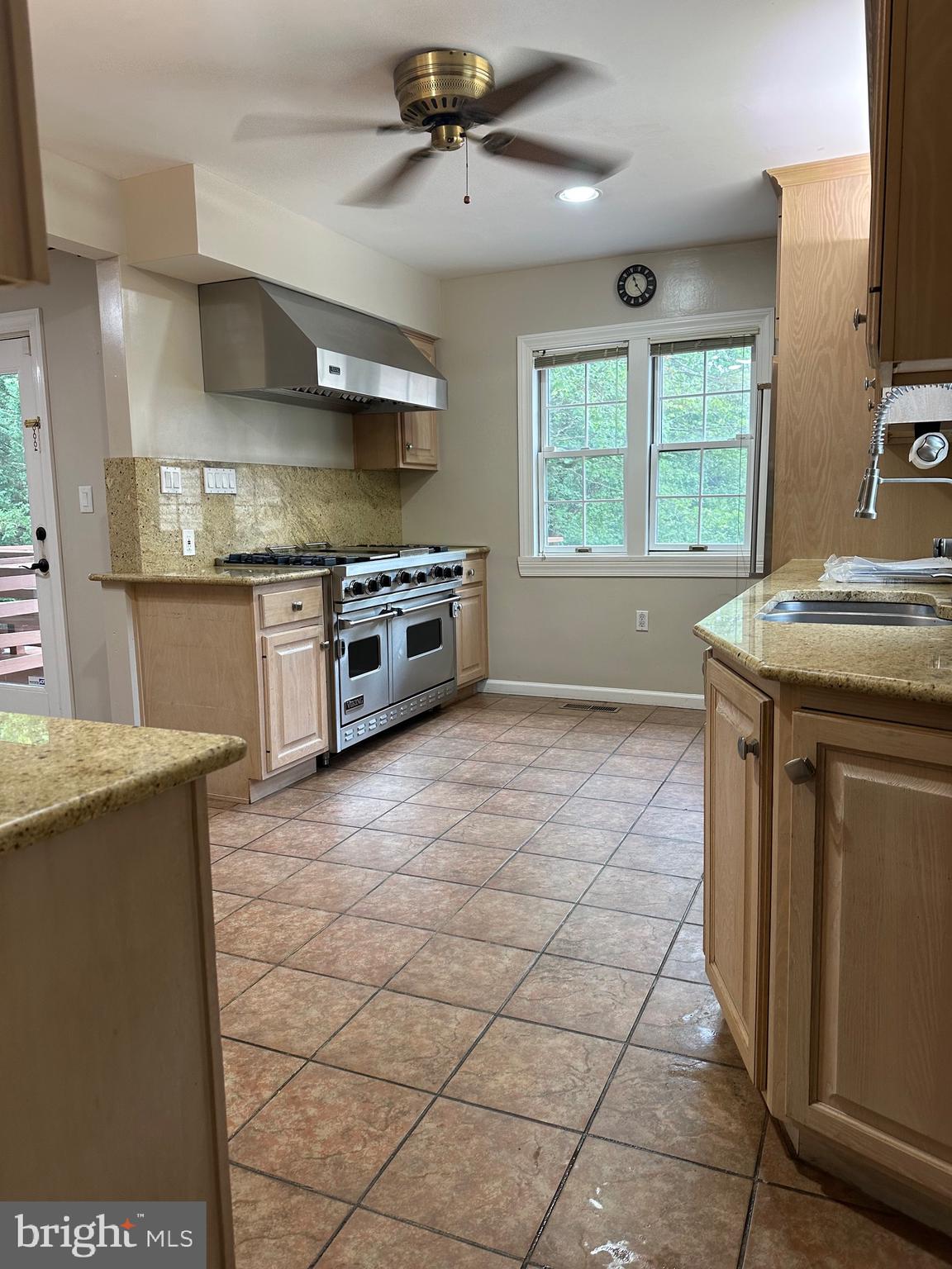 HOLLY PARK - Residential Lease