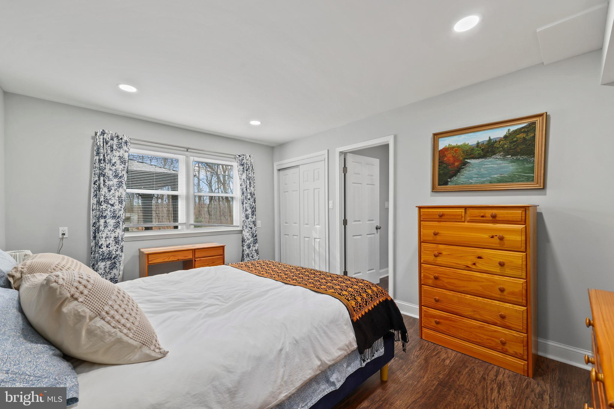 LAKE RIDGE - Residential