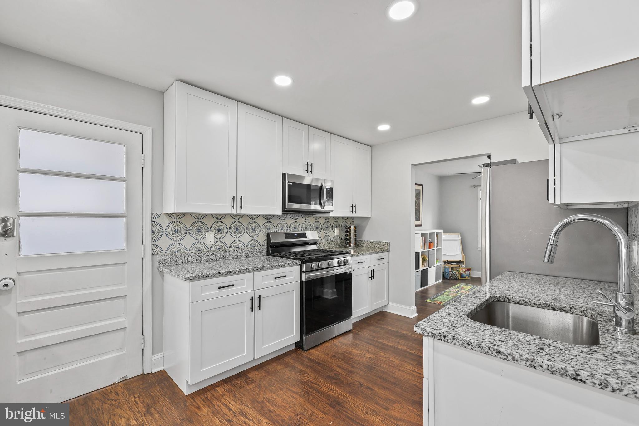 LAKE RIDGE - Residential