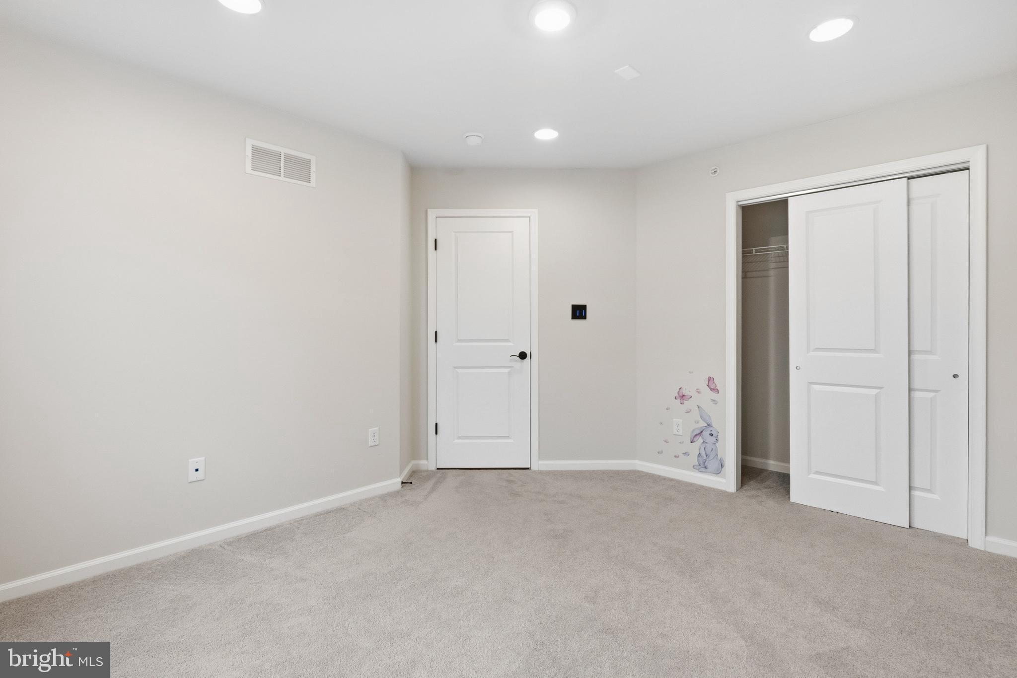 SPRING OAK - Residential