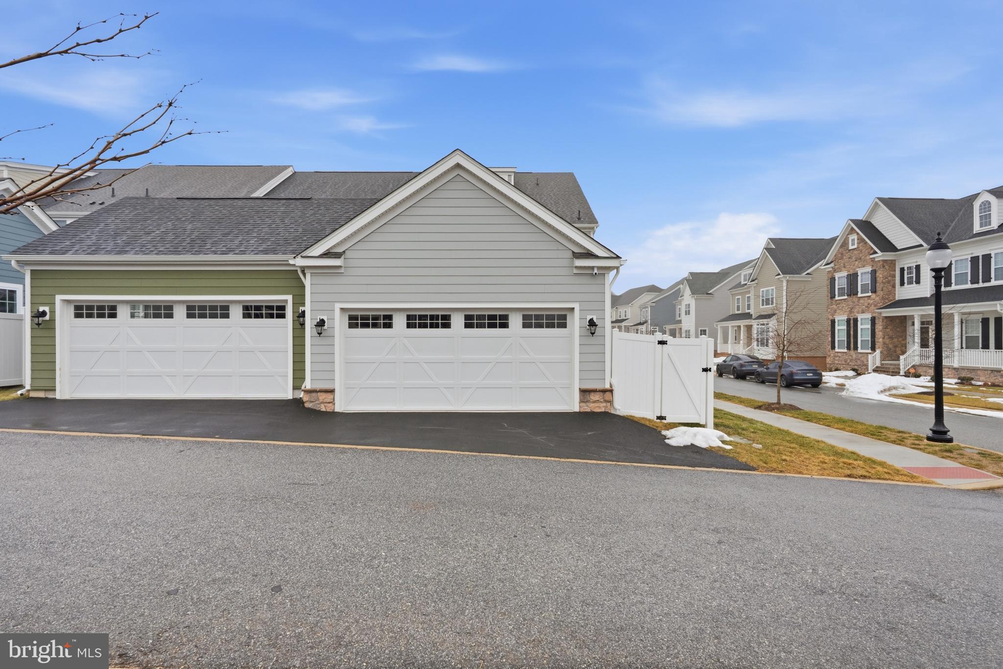 SPRING OAK - Residential