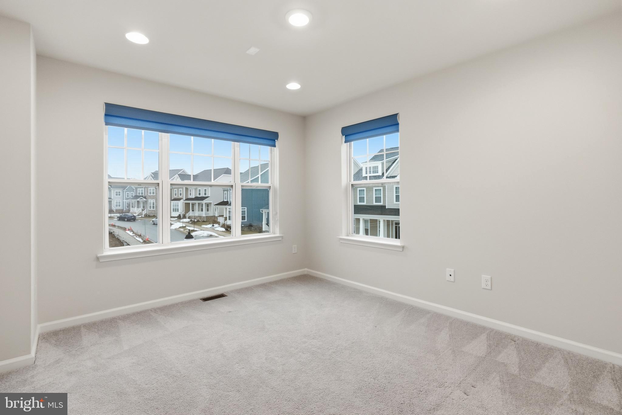 SPRING OAK - Residential