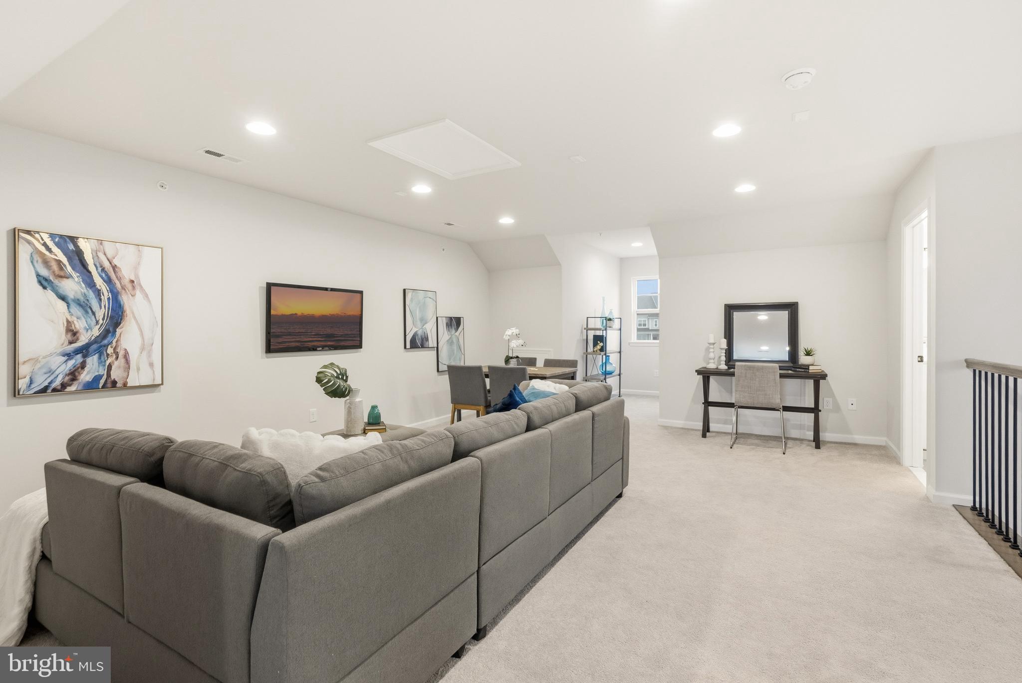 SPRING OAK - Residential