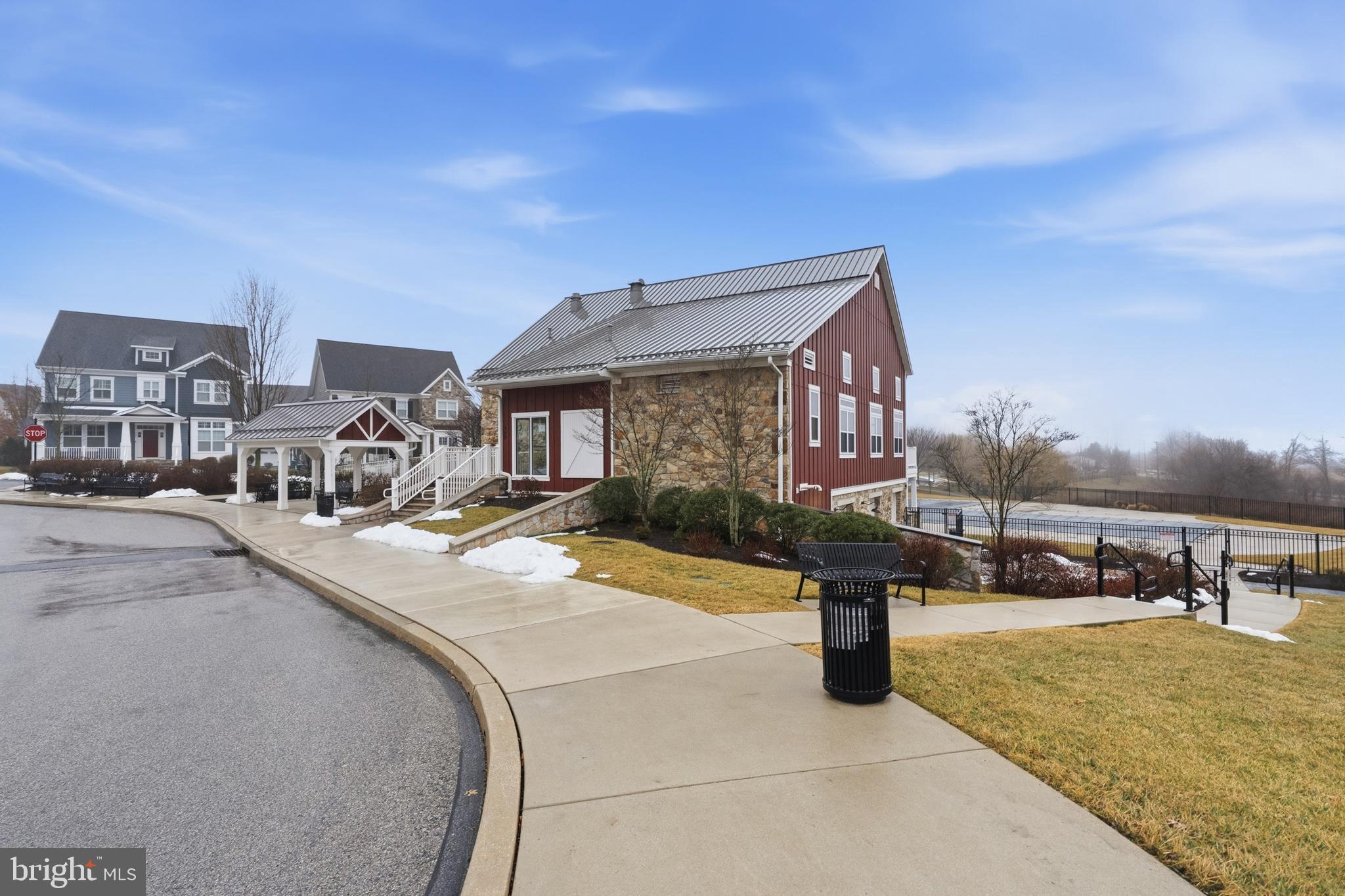 SPRING OAK - Residential