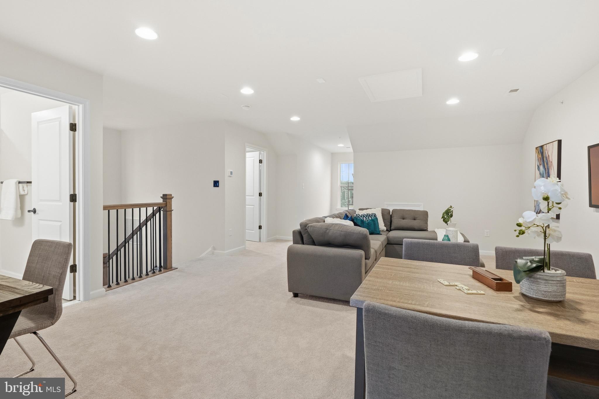 SPRING OAK - Residential