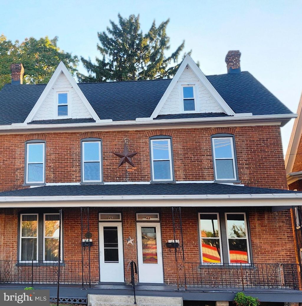 Photo of 48 W Third St, WAYNESBORO, PA 17268 (MLS # PAFL2032578)