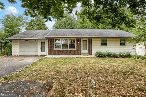 Photo of 2122 SHEAFFER RD, ELIZABETHTOWN, PA 17022 (MLS # PALA2035092)