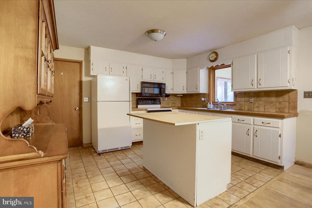 Photo of 2122 SHEAFFER RD, ELIZABETHTOWN, PA 17022 (MLS # PALA2035092)