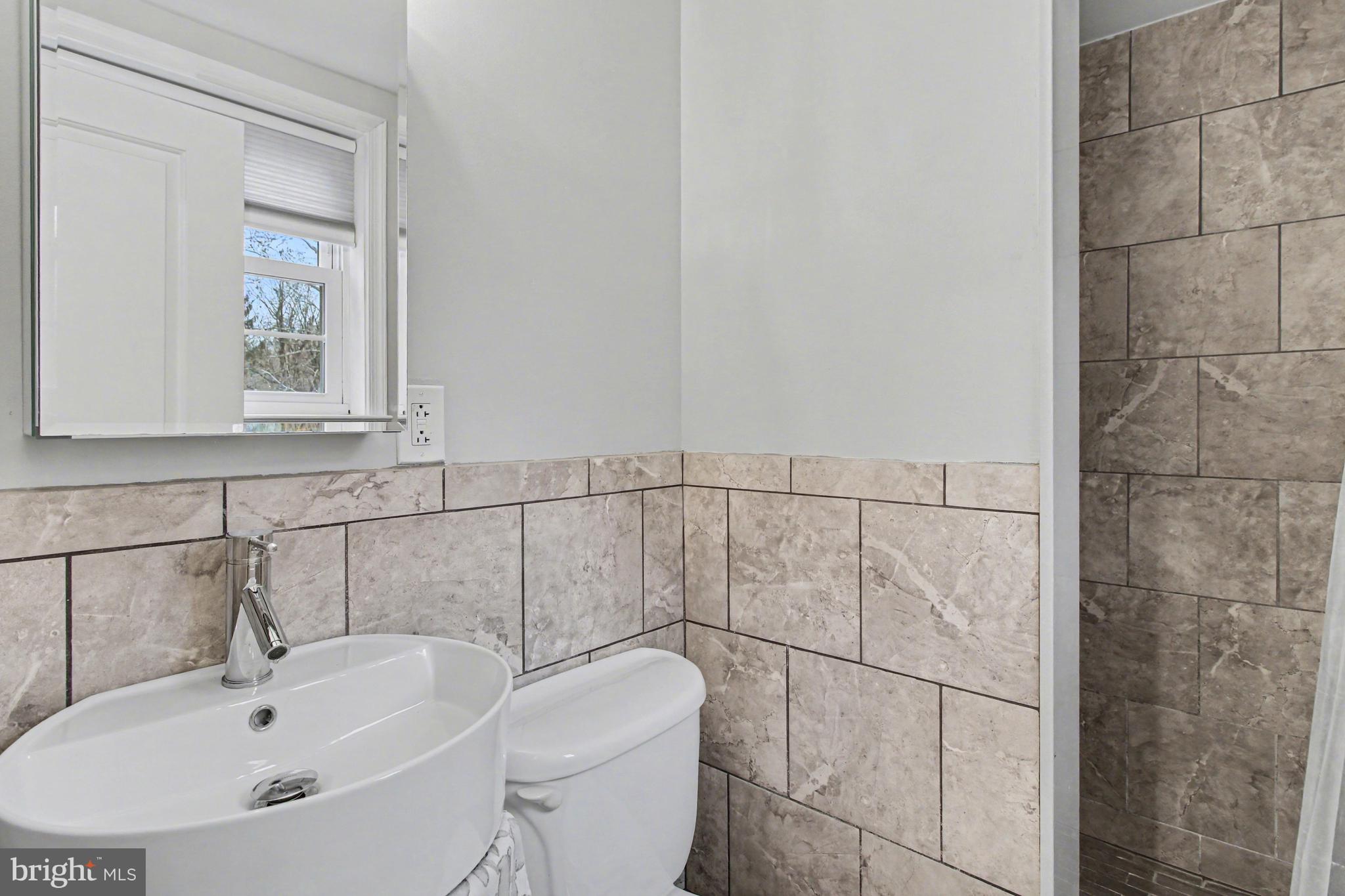 ROXBOROUGH - Residential