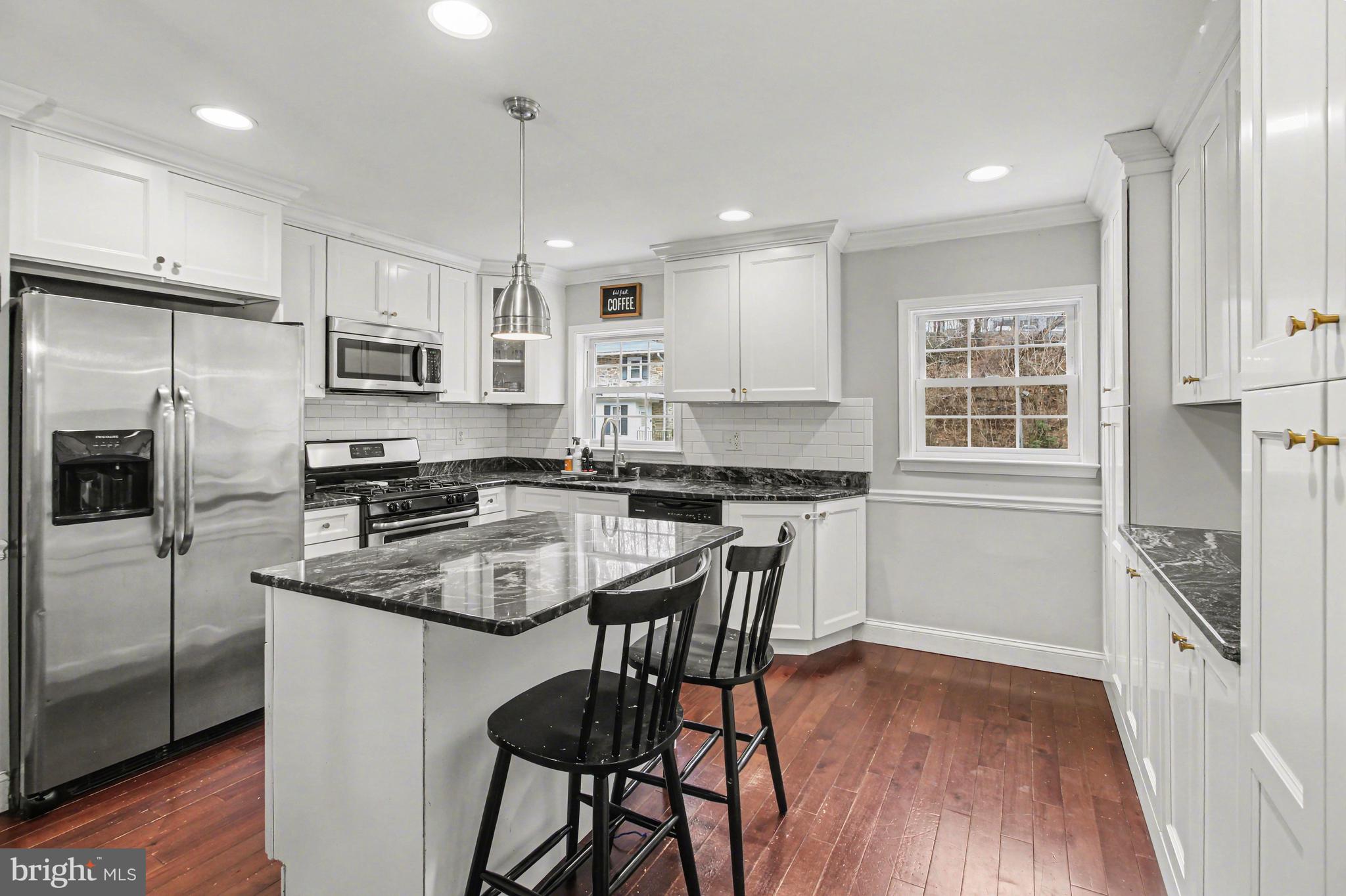 ROXBOROUGH - Residential