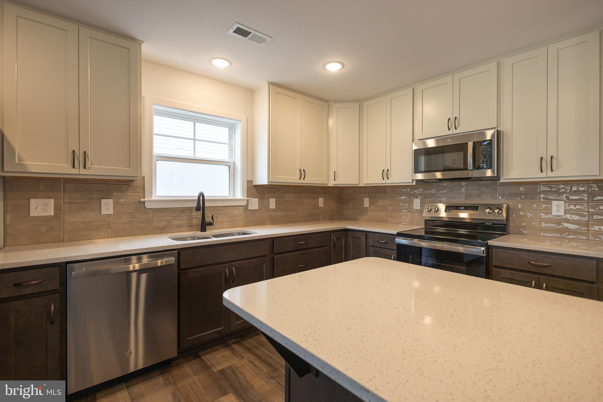 CARDINAL POINTE - Residential