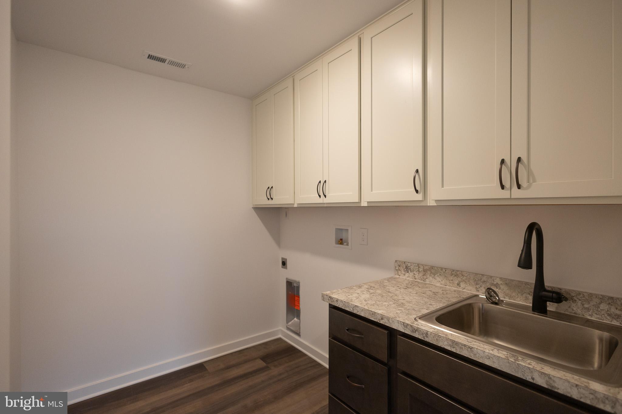 CARDINAL POINTE - Residential