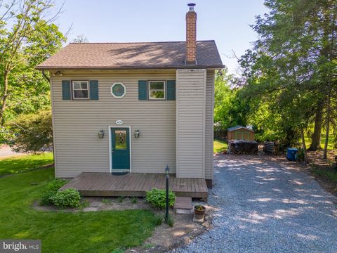 Photo of 1670 N MARKET ST, ELIZABETHTOWN, PA 17022 (MLS # PALA2034990)