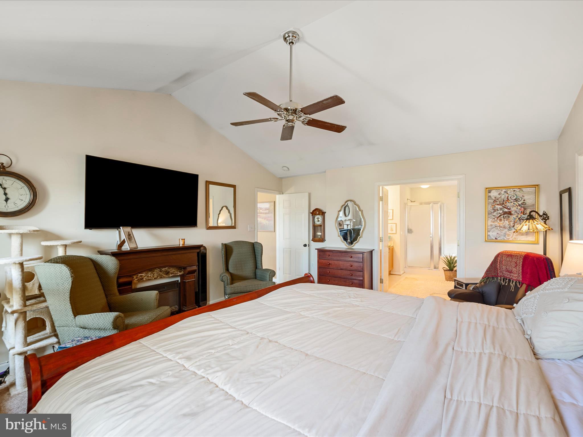 LOCUST HILL - Residential