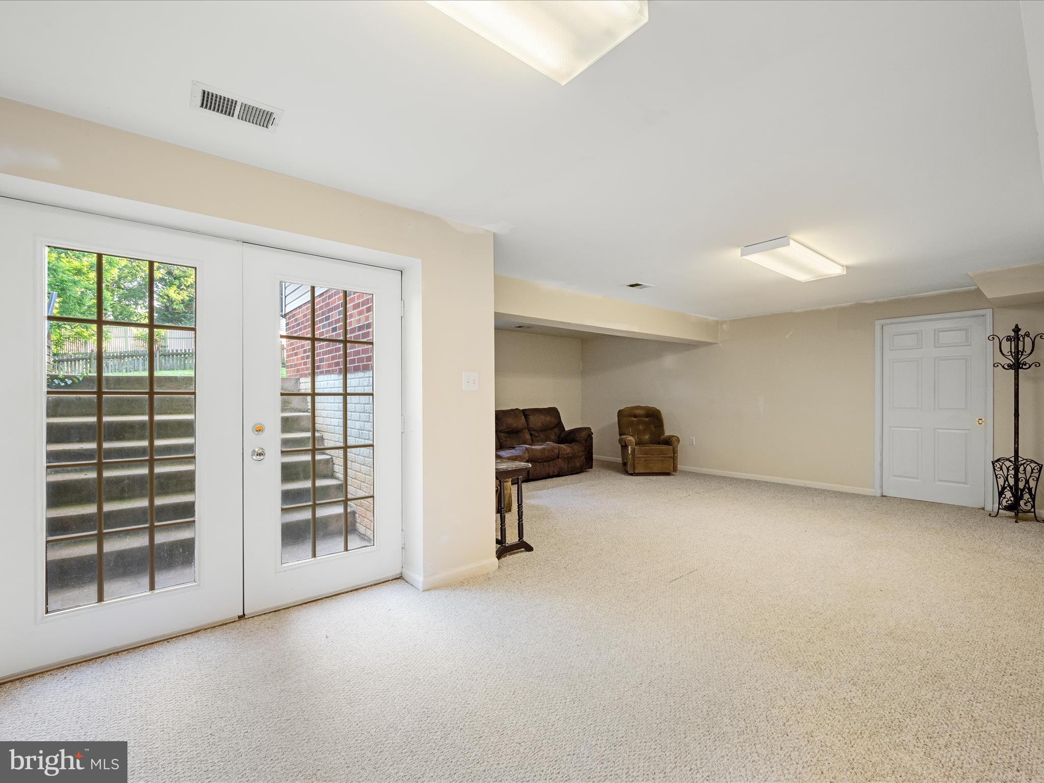 LOCUST HILL - Residential