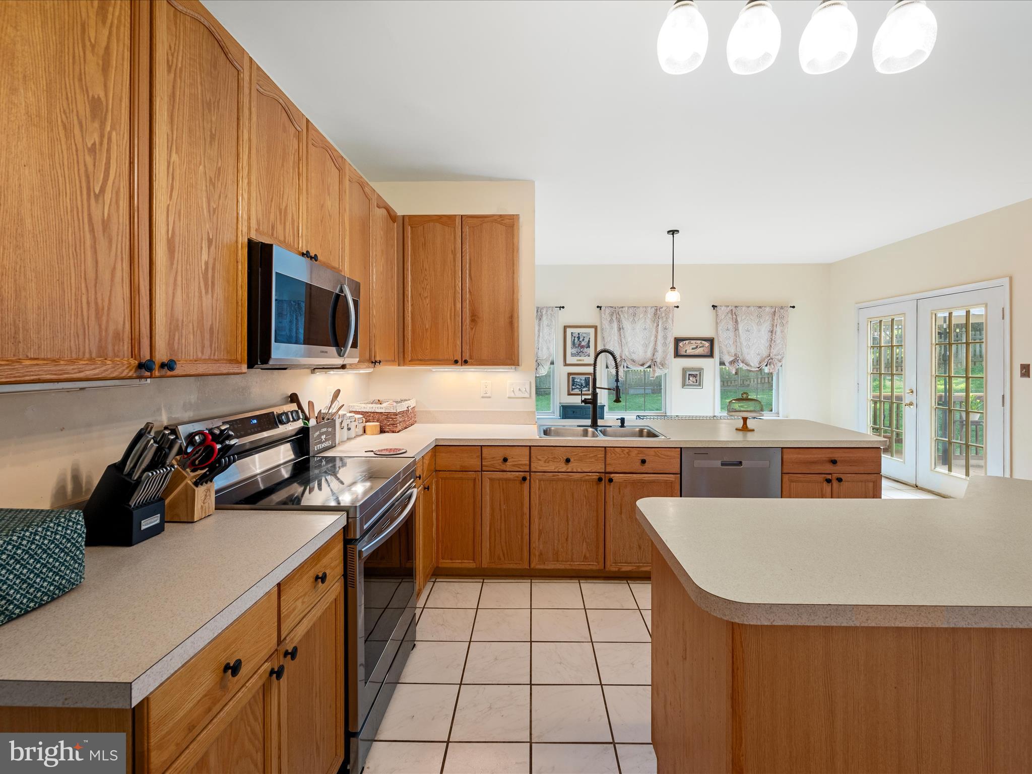 LOCUST HILL - Residential