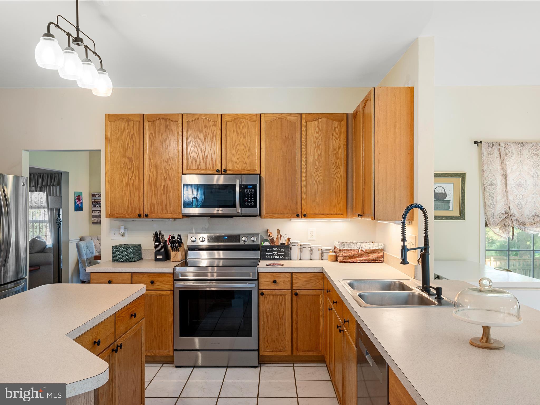 LOCUST HILL - Residential