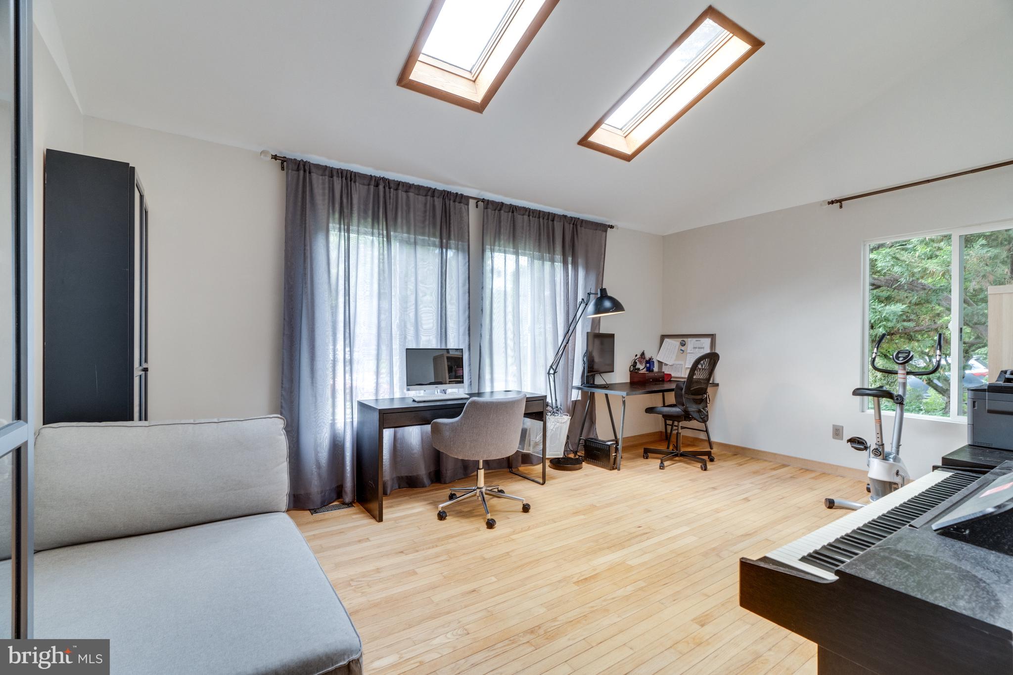 FOX MILL ESTATES - Residential