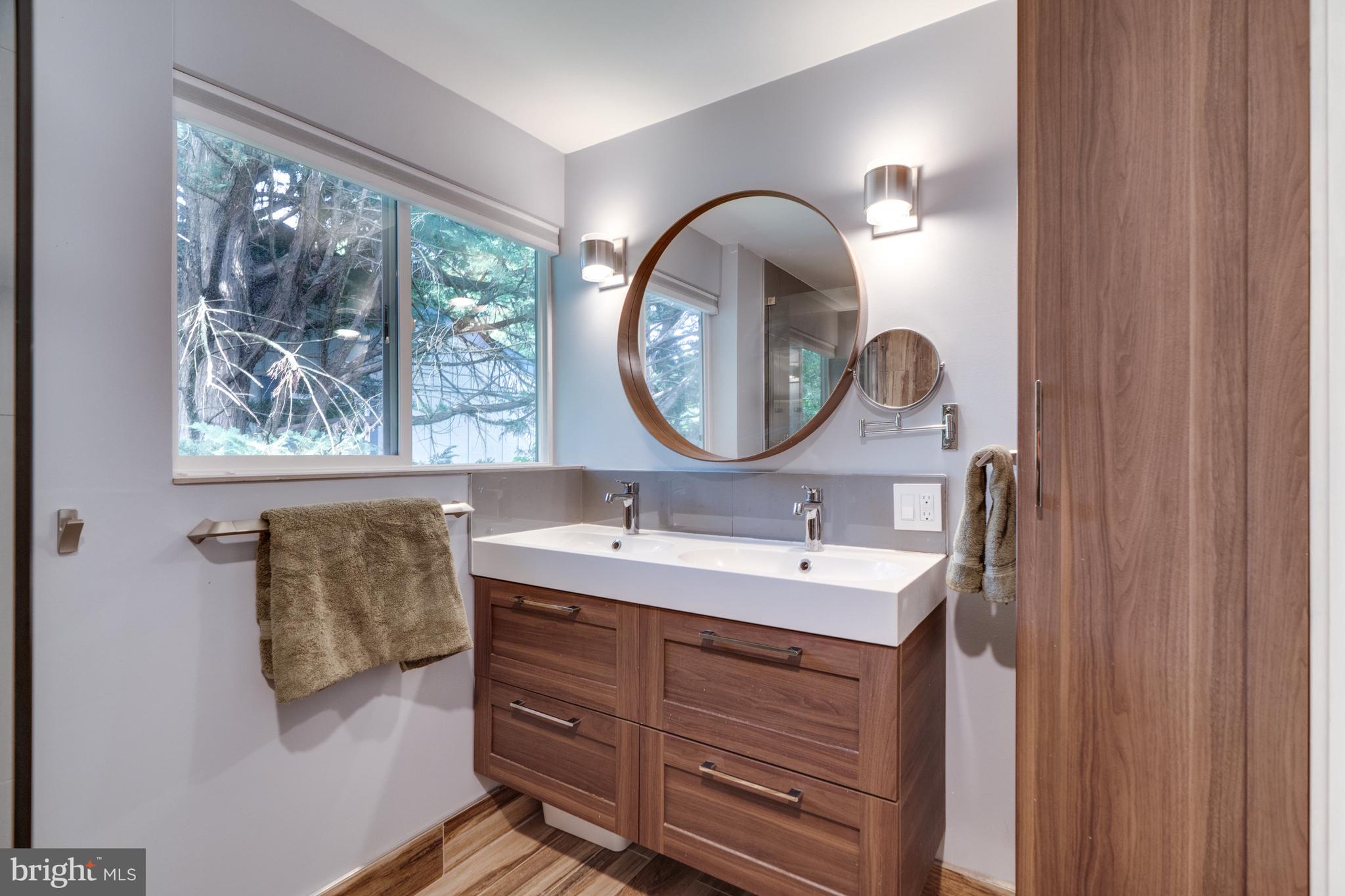 FOX MILL ESTATES - Residential