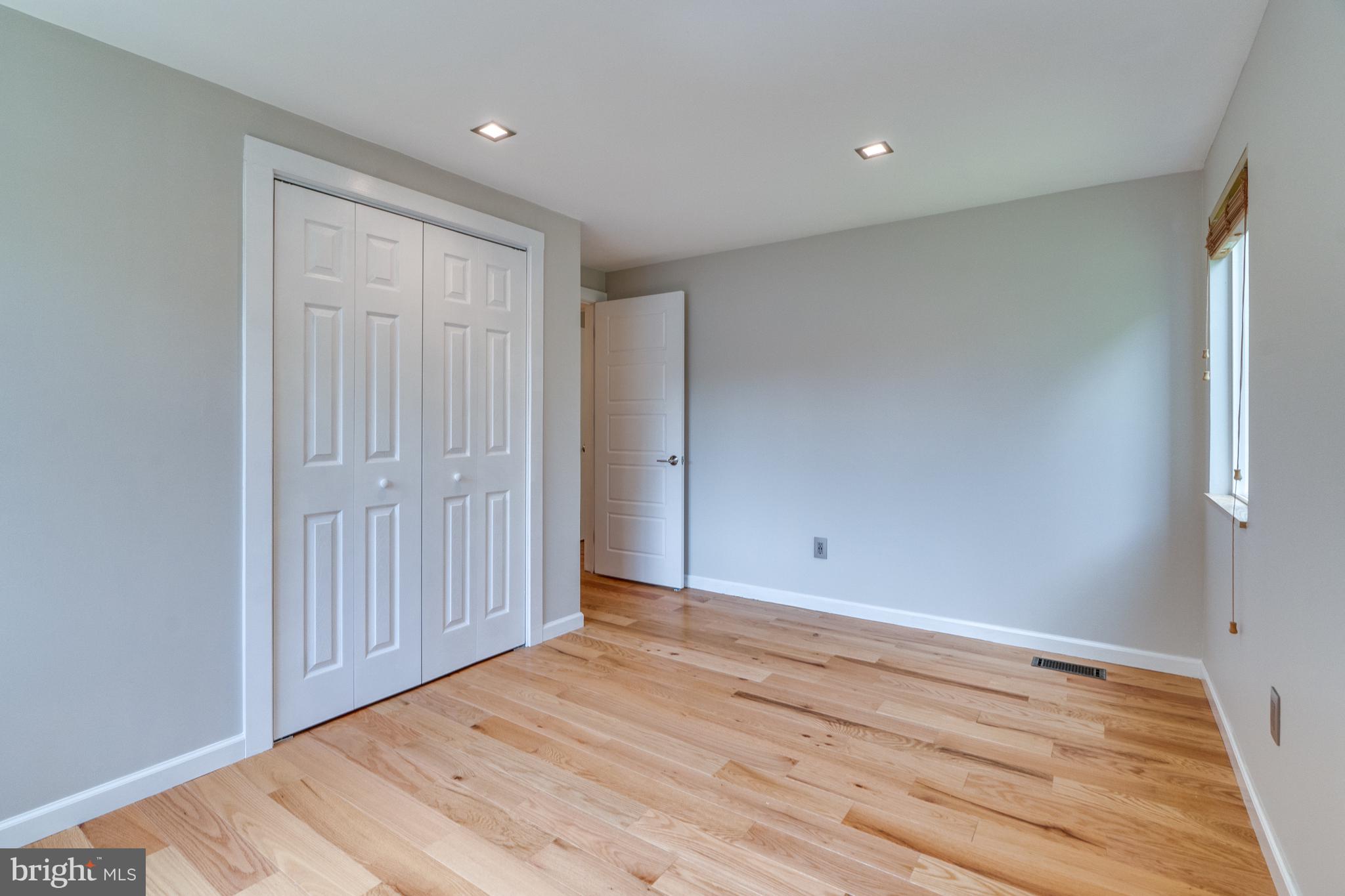 FOX MILL ESTATES - Residential