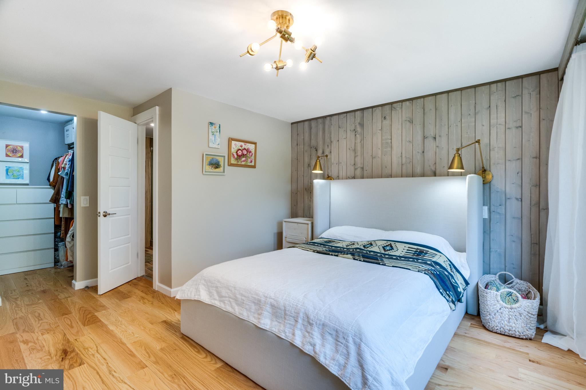 FOX MILL ESTATES - Residential